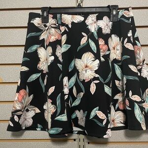 Decree Large Black And Floral Full Short‎ Skirt!